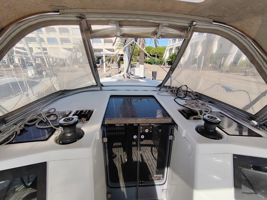 DUFOUR 360